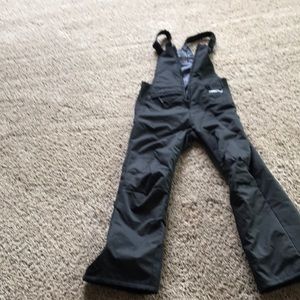 Black bib boys snow pants